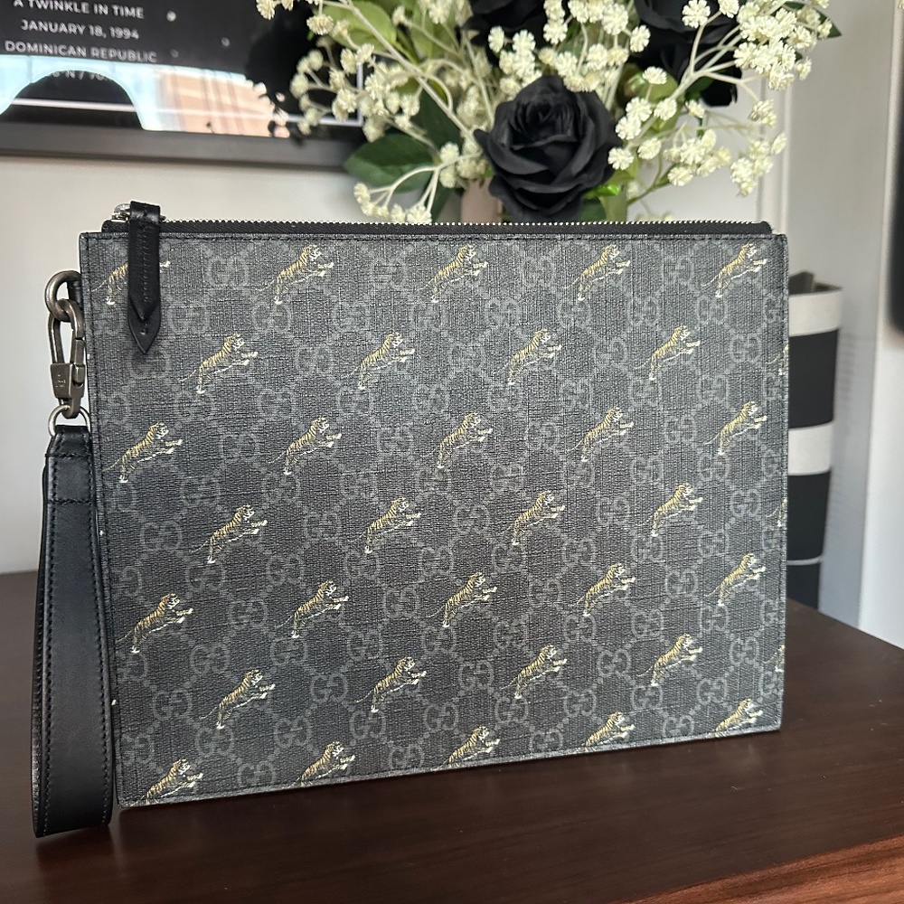Gucci GG Tiger Pouch